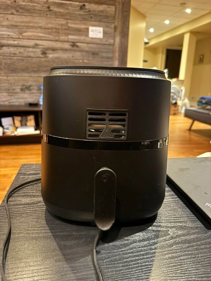 PHILIPS AIR FRYER - hardly used - photo 2