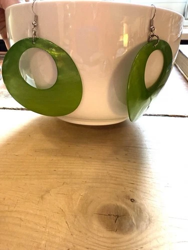 Vintage Round Green Glass Pierced Dangle Drop Earrings - photo 3