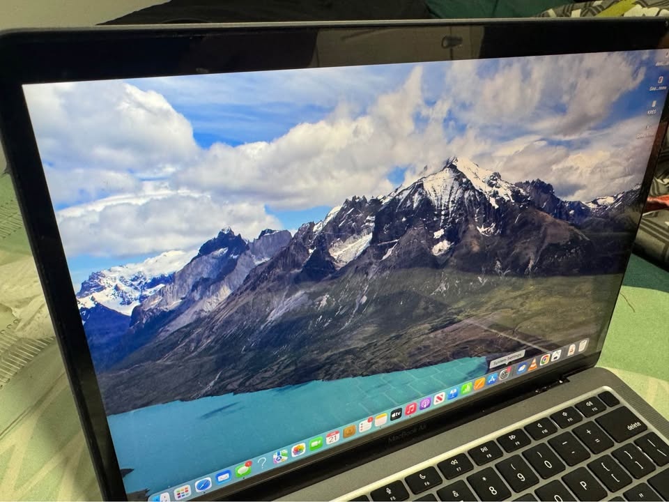 MacBook Air M1 – Like New - photo 2