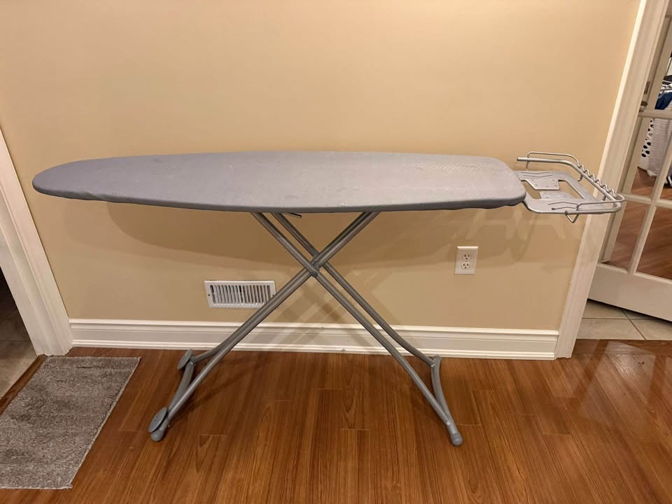 Ironing board and stand MOVING SALE - photo 2
