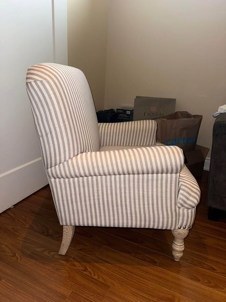Single Seater Sofa - photo 2
