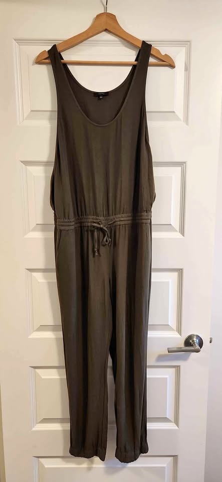 ARITZIA Jumpsuit - Size Small