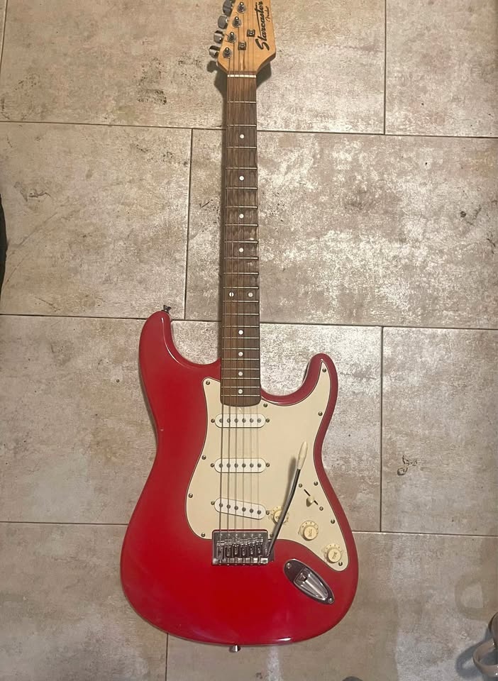 Starcaster by Fender guitar