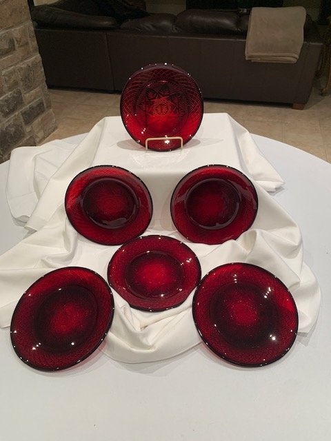Glass Vintage Cristal d'Arques-Durand 8" Ruby Glass Plates - photo 2