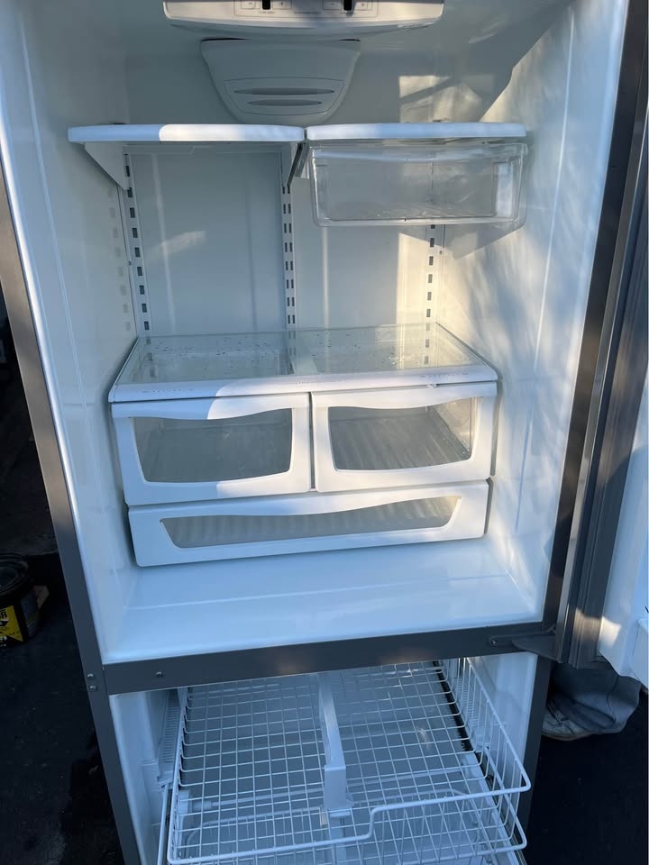 Maytag Refrigerator with bottom freezer. OPEN TO NEGOTIATE! - photo 3