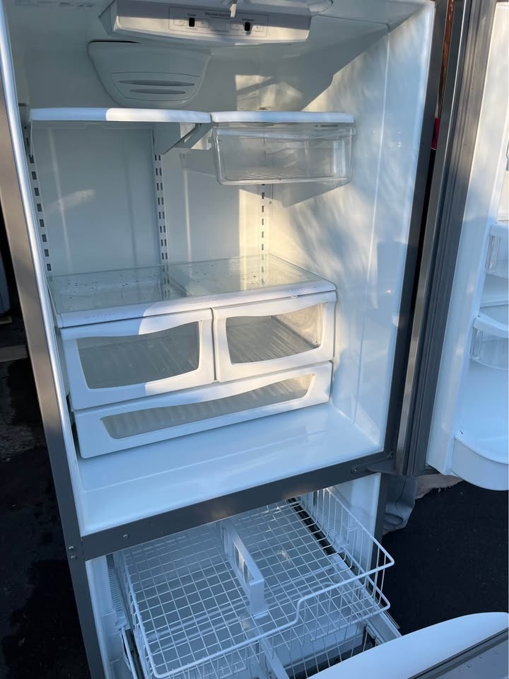Maytag Refrigerator with bottom freezer. OPEN TO NEGOTIATE! - photo 4