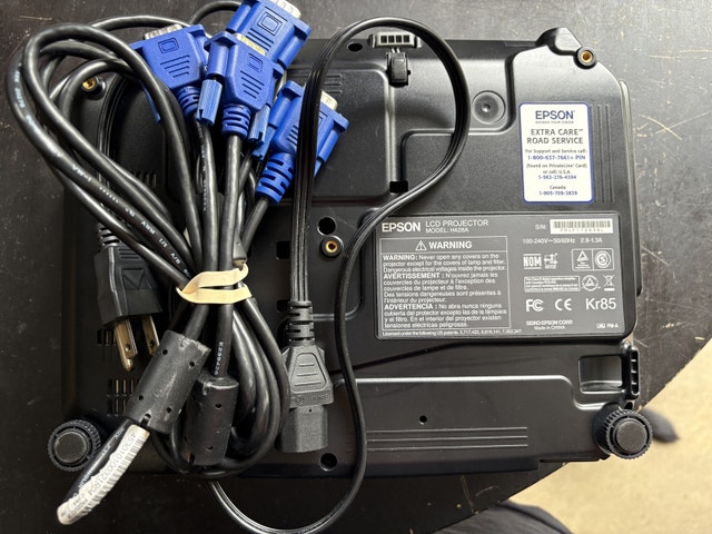 Epson EX7210 Projector - photo 3