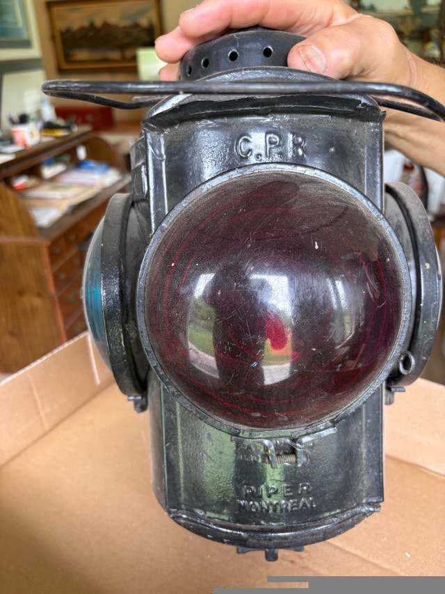 CPR Railway Lantern - Piper Montreal - photo 4