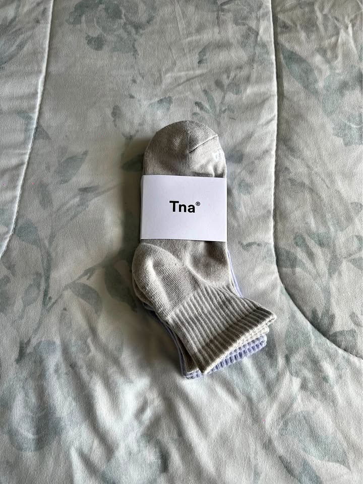NEW Aritzia Tna Ankle Socks