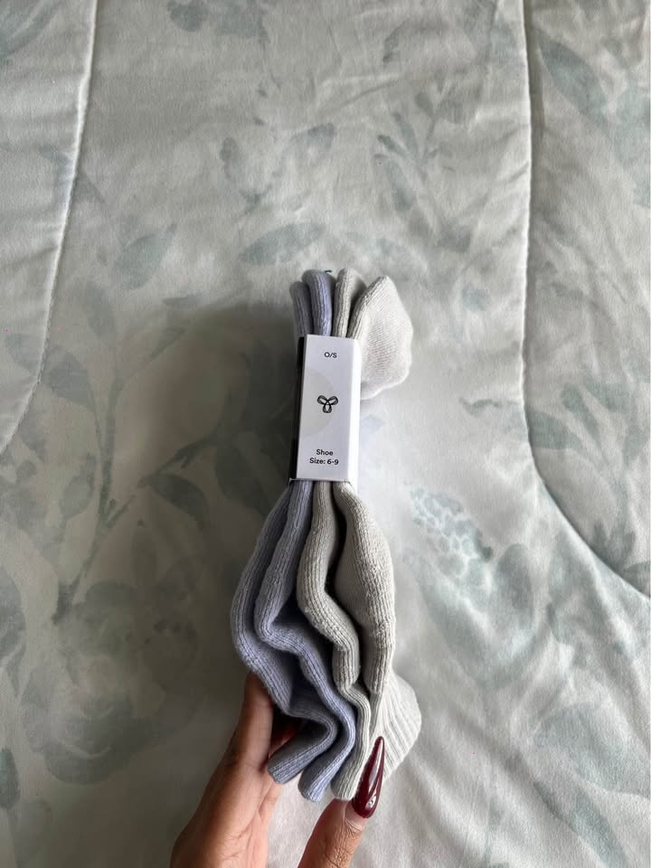 NEW Aritzia Tna Ankle Socks - photo 2