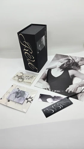 BTS V Rêvé Photobook with Weverse Shop POB