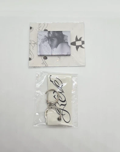 BTS V Rêvé Photobook with Weverse Shop POB - photo 3