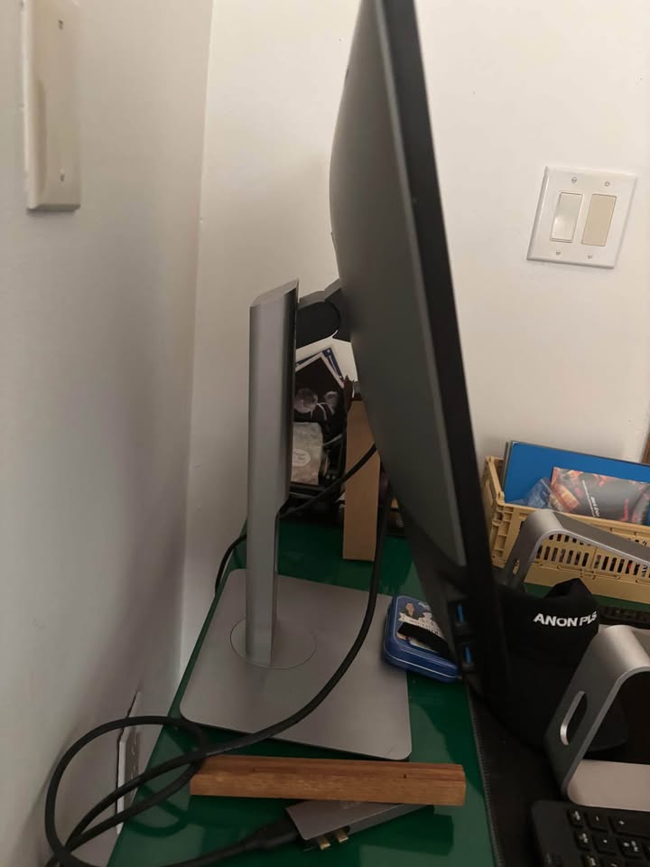 Computer monitor - photo 2