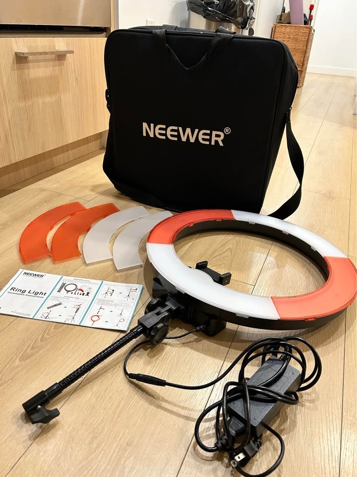 Neewer 18” LED Ring Light - photo 2