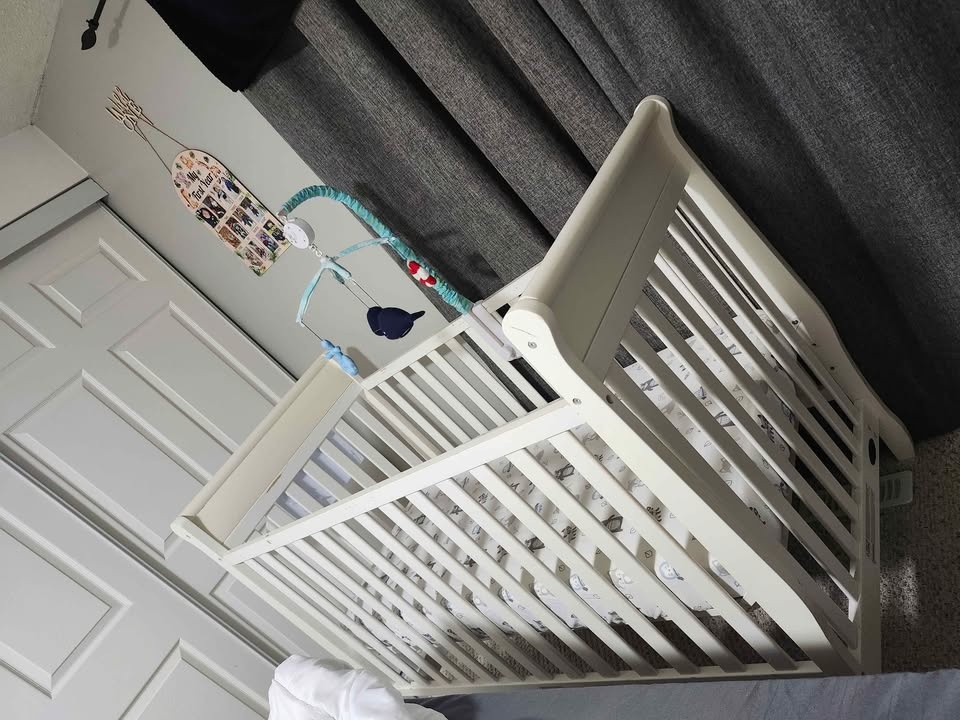 Standard Crib & Waterproof Mattress - photo 2