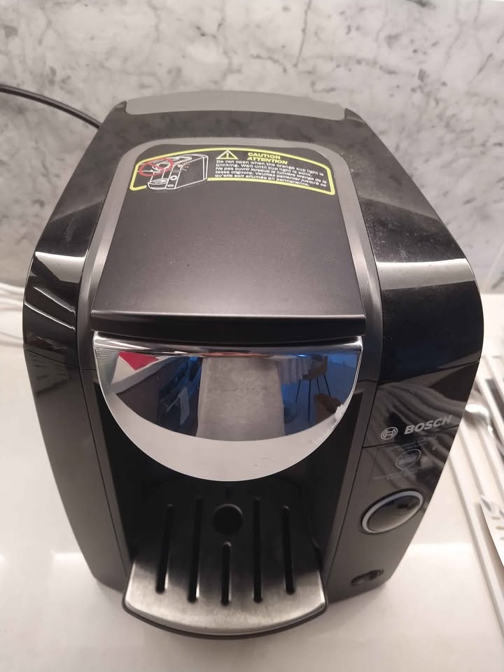Tassimo Coffee Machine (Bosch T47) - photo 2