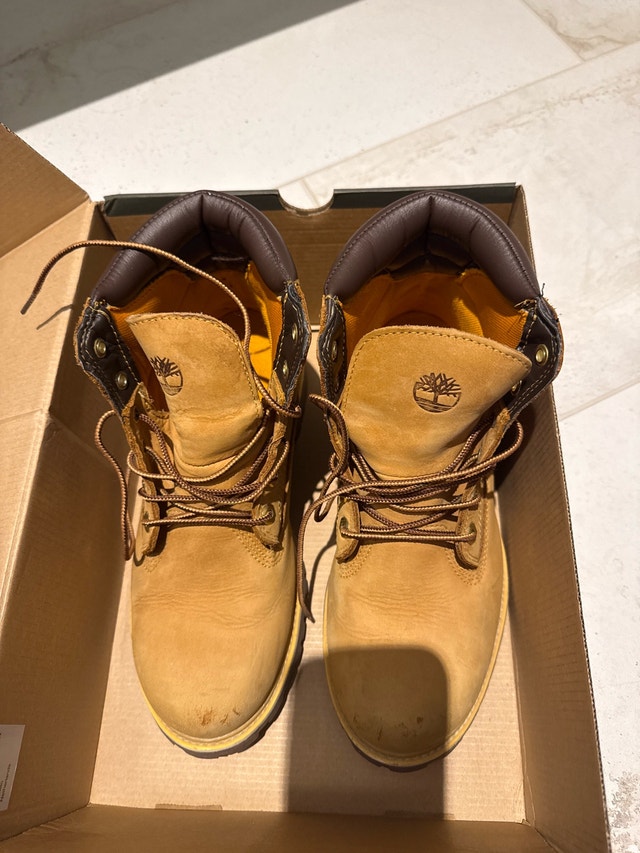 Timberland Boots - Size 8 Yellow Nubuck