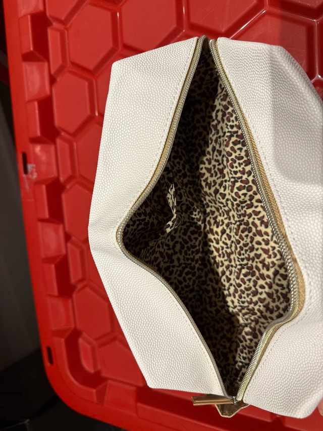 Sisley Pouch - New (2 Available) - photo 2