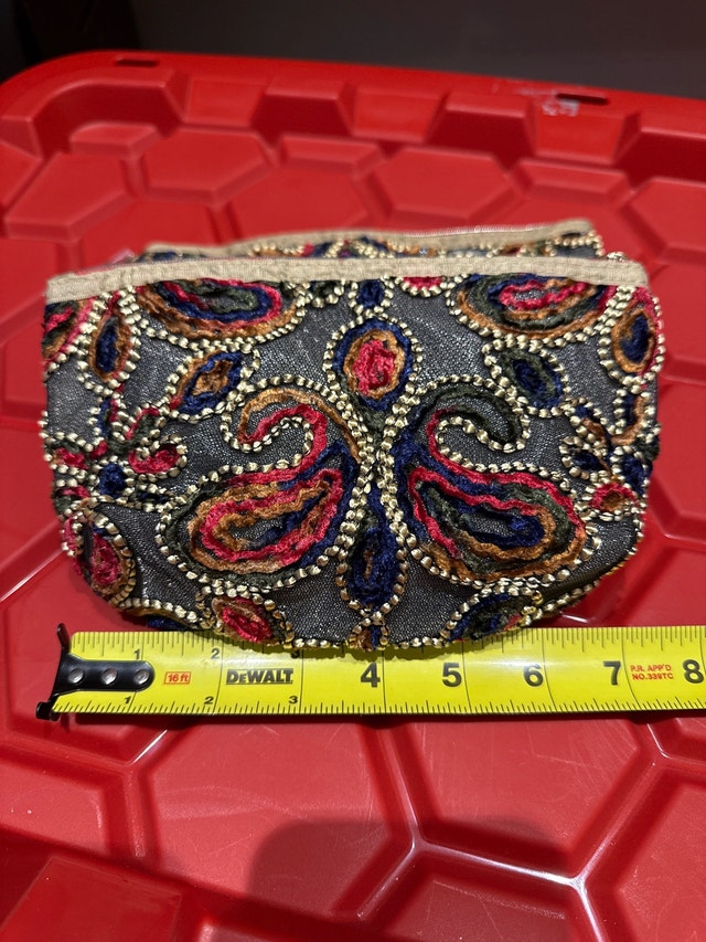 Sisley Pouch