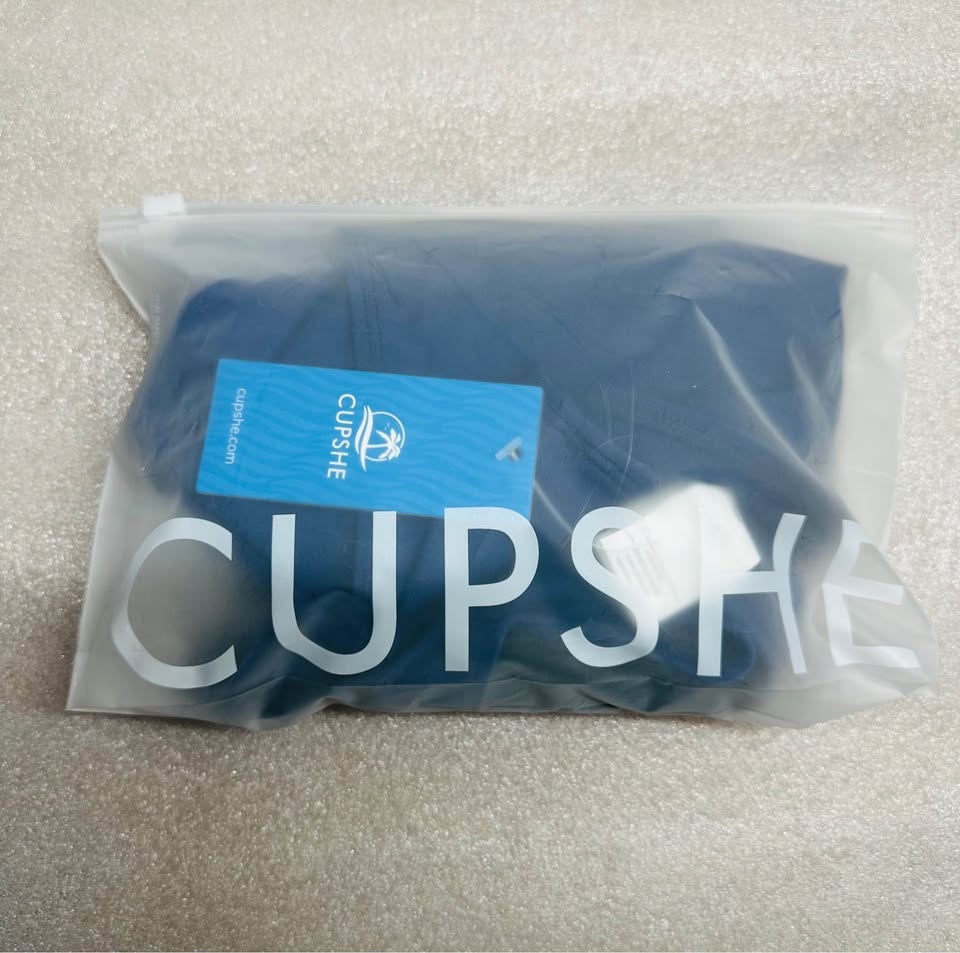 Cupshe V-Neck Back Hook Bikini Set - Size M - New With Tags - photo 4