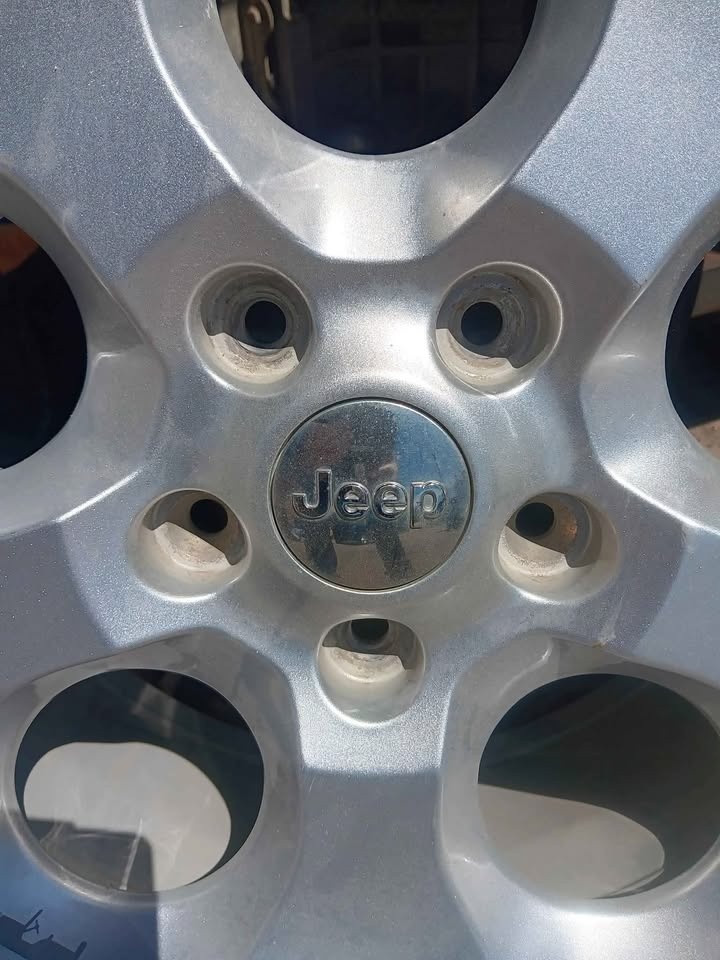 Jeep Sahara Rim and Tire - photo 4