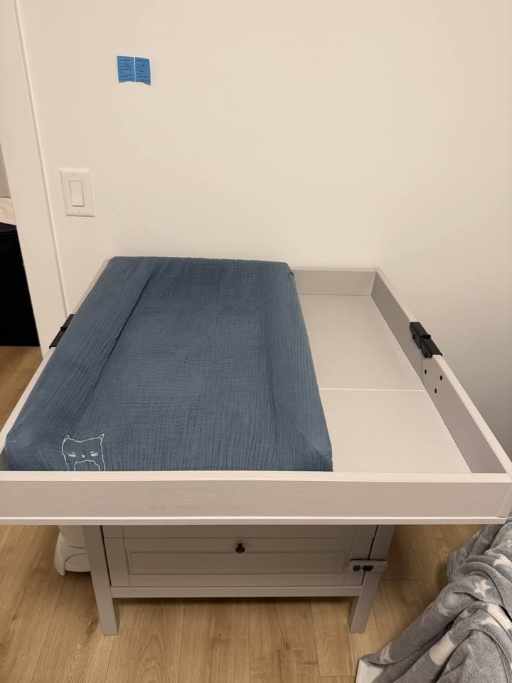 IKEA SUNDVIK Gray Changing Table + Pad - photo 2