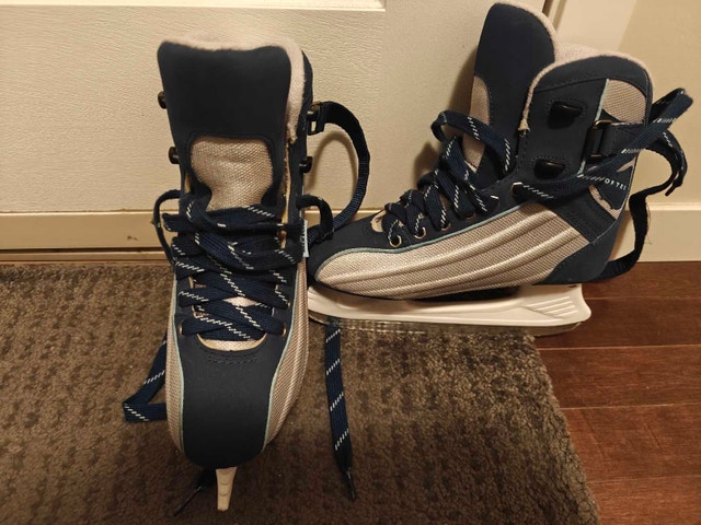 Ice Skates, Size 6 women's