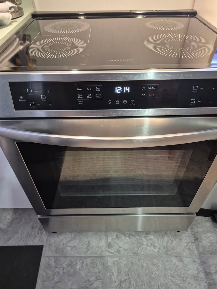 Frigidaire 30" 5.3 Cu. Ft. Induction Range - photo 2