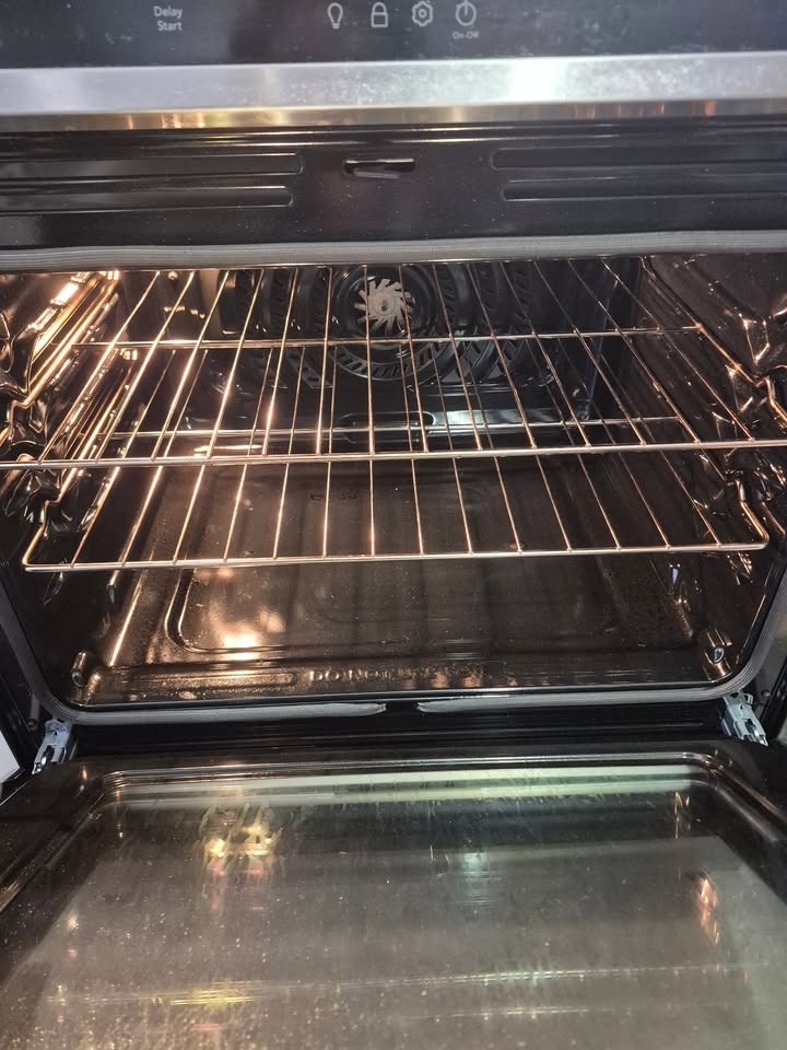 Frigidaire 30" 5.3 Cu. Ft. Induction Range - photo 4