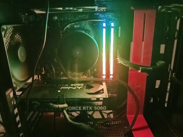 Gaming PC - Ryzen 5 5600X, RTX 5060