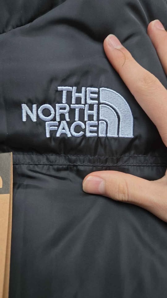 The North Face Puffer Vest - Medium - photo 3