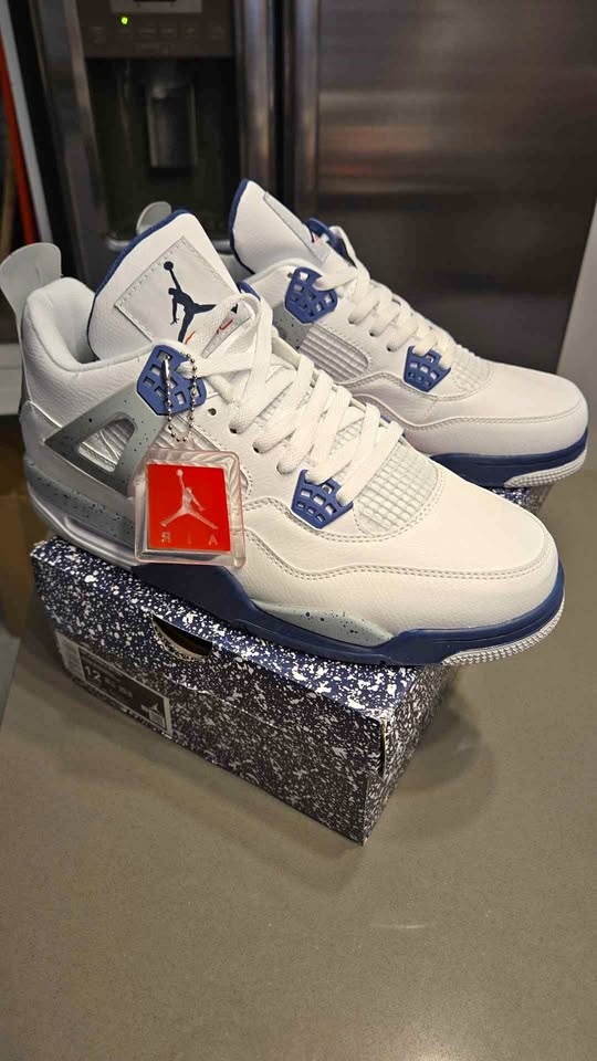 Jordan 4 Midnight Navy