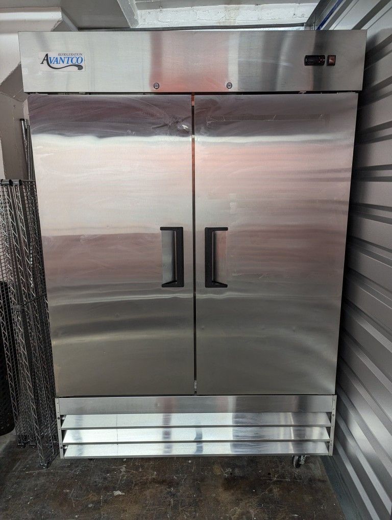 Avantco 2 Door Commercial Refrigerator