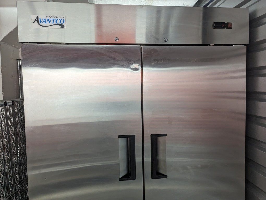 Avantco 2 Door Commercial Refrigerator - photo 2