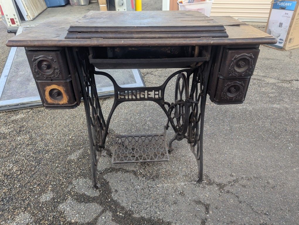 Singer Sewing Vintage Machine - photo 2