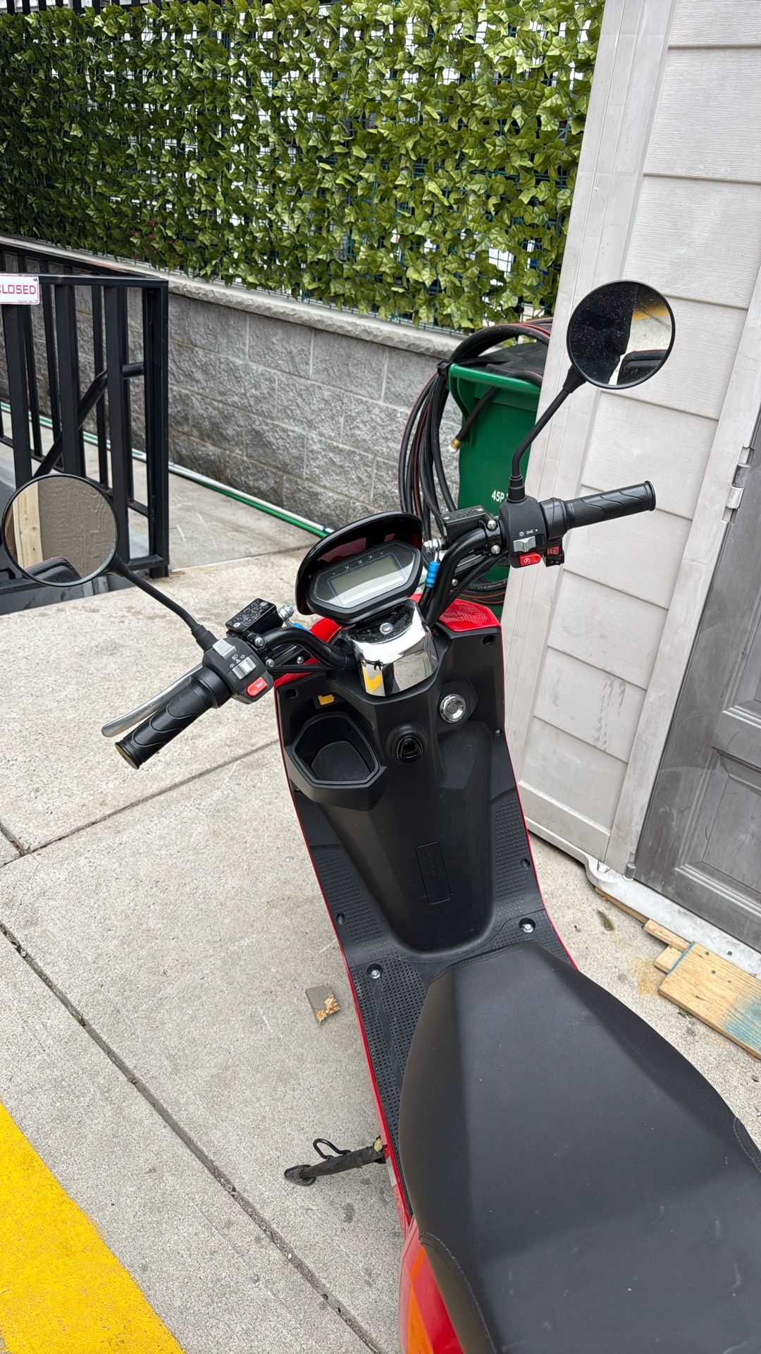 Red Electric Scooter - 60 Mile Range, 30 MPH, Alarm, Trunk - photo 2