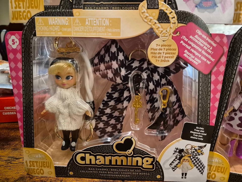 Brand New Charming Bag Charms - photo 2