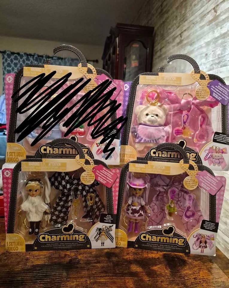 Brand New Charming Bag Charms - photo 4