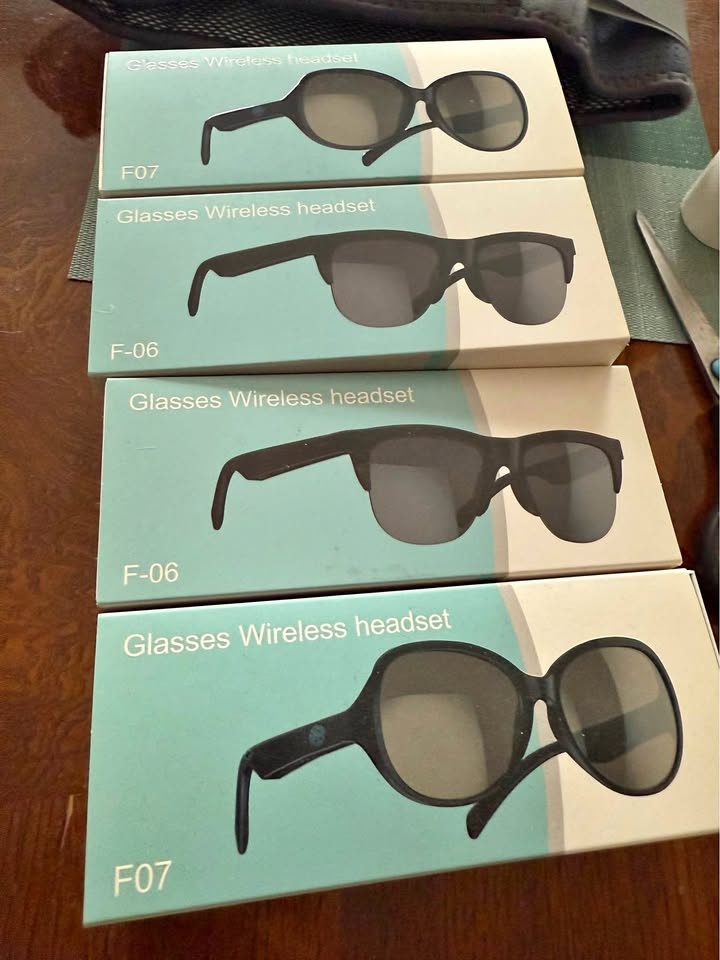 Sunglasses with Bluetooth Speaker