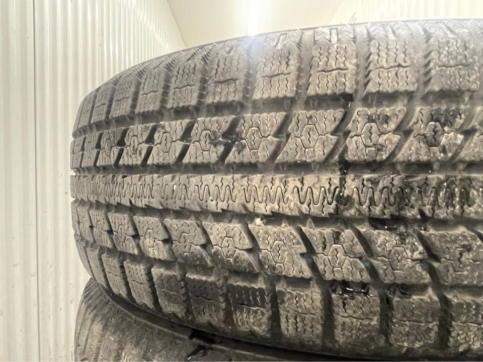 TOYO OBSERVE-GSI-5 235/55/20 Winter Tires - photo 3