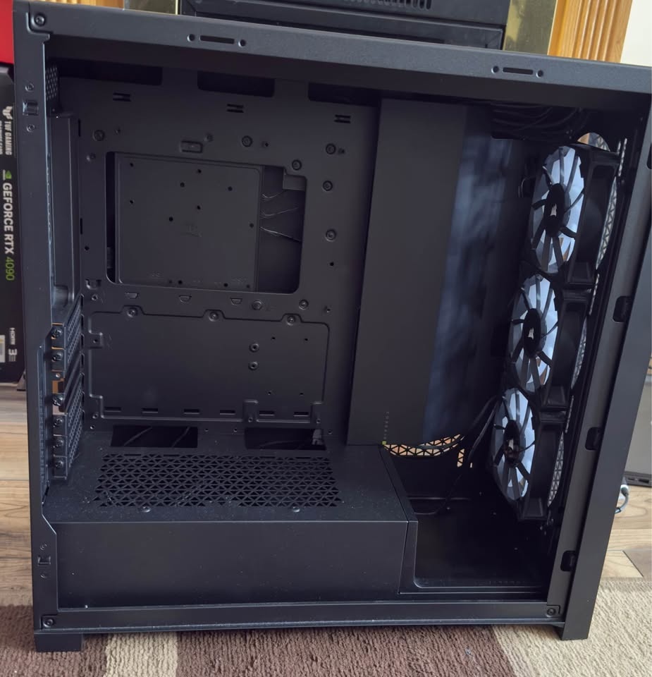 Corsair iCUE 5000D Airflow PC Case - photo 3