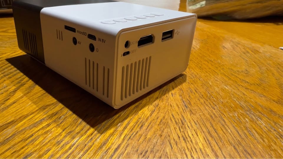 Small mini projector - photo 2