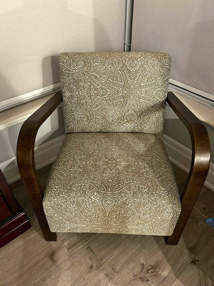 Arm chair