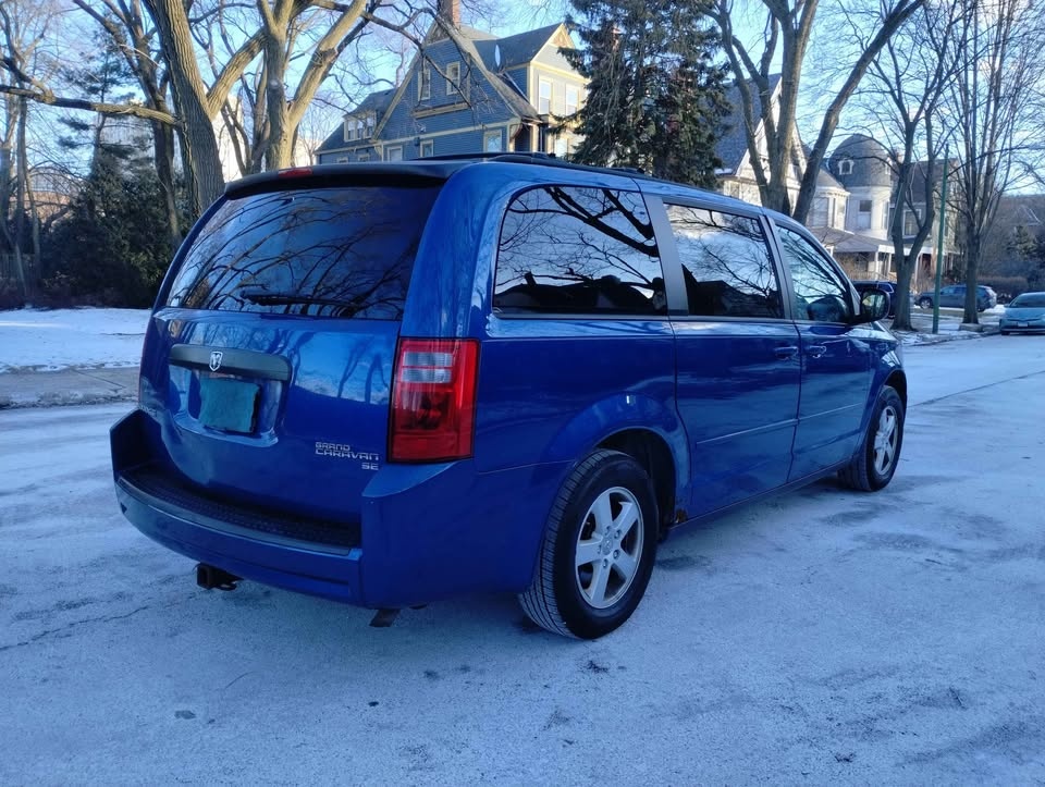 2010 Dodge Caravan Sport Minivan 4D - photo 3