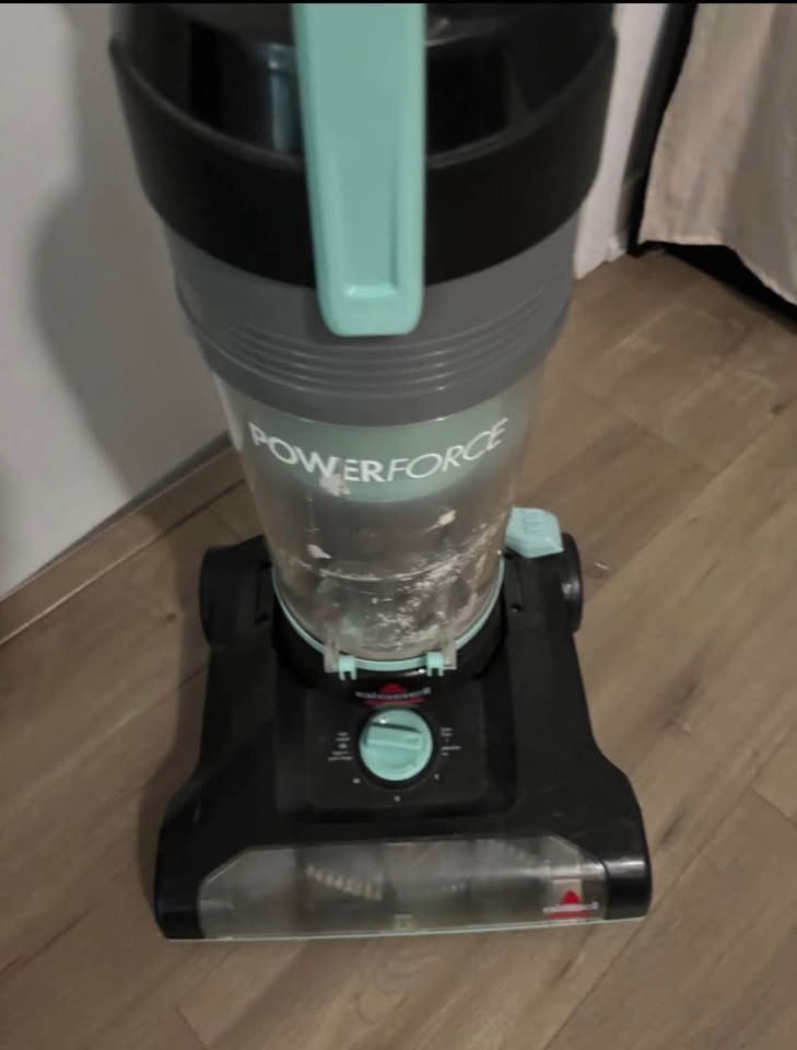 Bissell Wired Vacuum Cleaner - photo 2