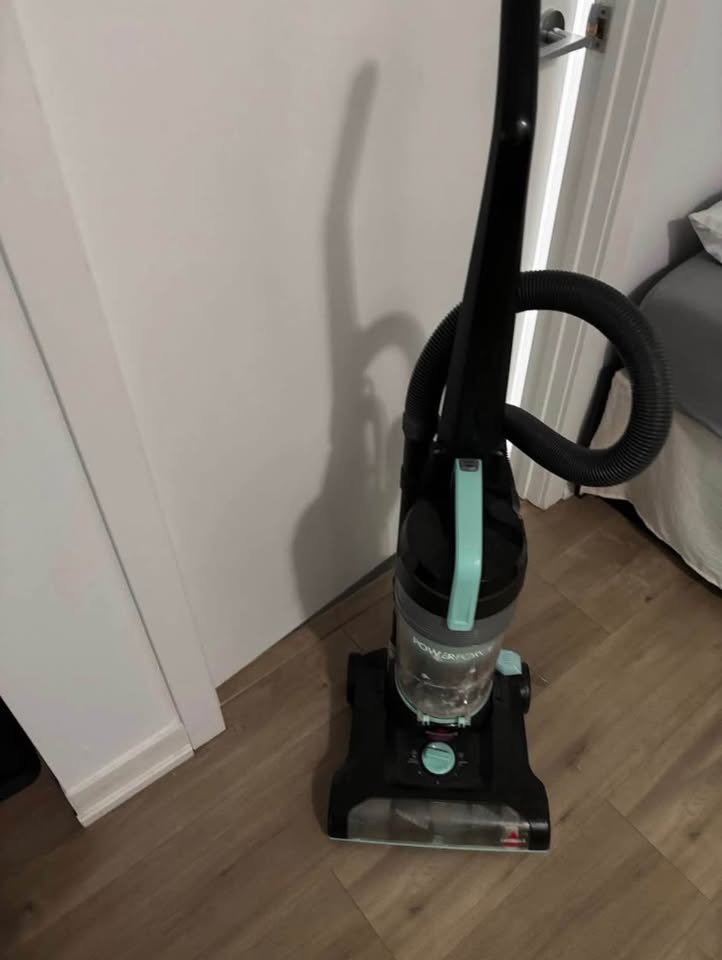 Bissell Wired Vacuum Cleaner - photo 3