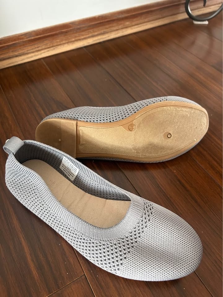 Danskin Shoes - Size 5 1/2 - photo 2