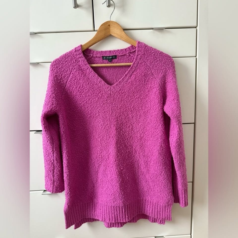 Adrianna Papell Pink Bouclé Knit V-Neck Sweater – Size S - photo 2