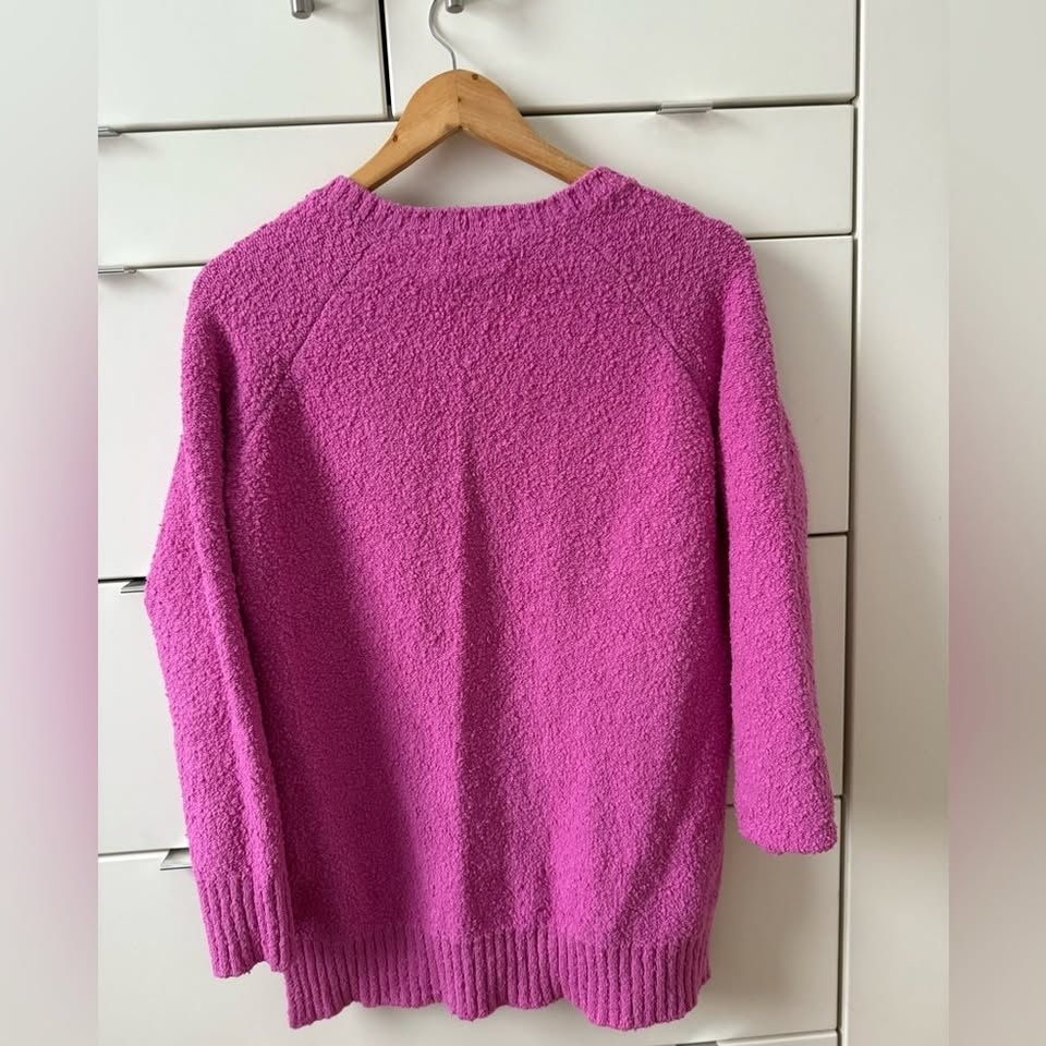 Adrianna Papell Pink Bouclé Knit V-Neck Sweater – Size S - photo 3