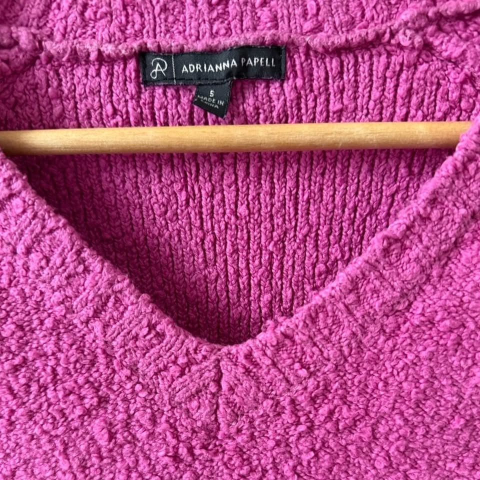 Adrianna Papell Pink Bouclé Knit V-Neck Sweater – Size S - photo 4